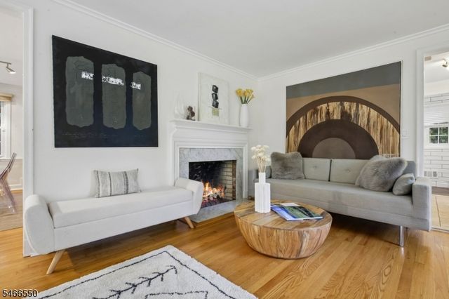 68 Crescent Pl, Millburn Twp., NJ 07078