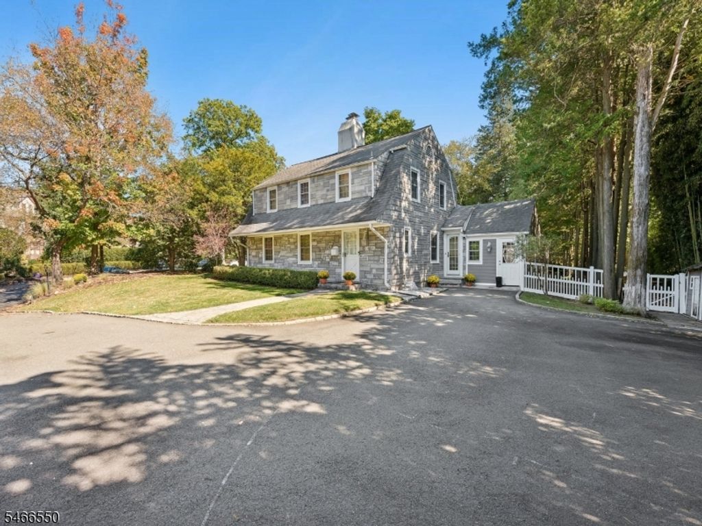 68 Crescent Pl, Millburn Twp., NJ 07078 — photo 2