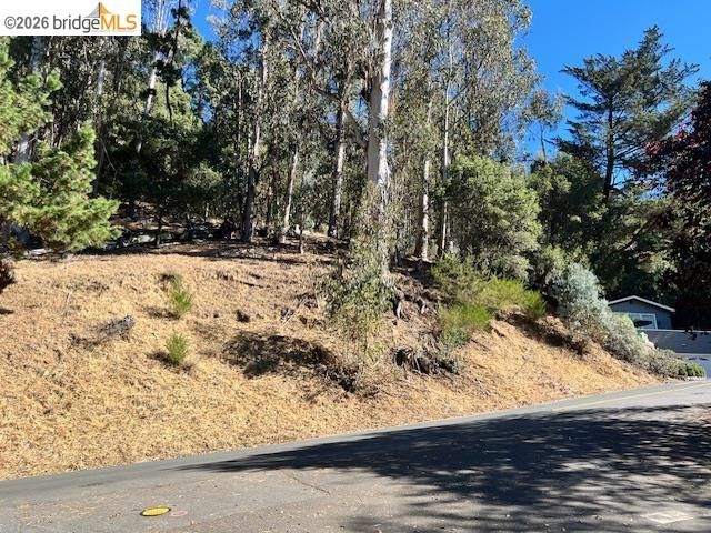 5847 Ascot Dr, Oakland, CA 94611