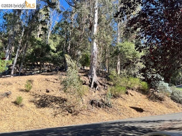 5847 Ascot Dr, Oakland, CA 94611