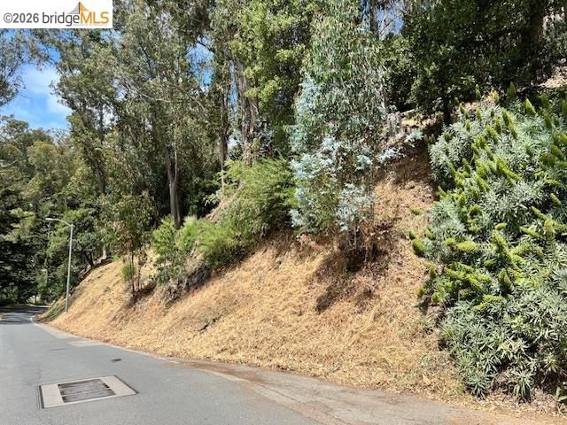 5847 Ascot Dr, Oakland, CA 94611