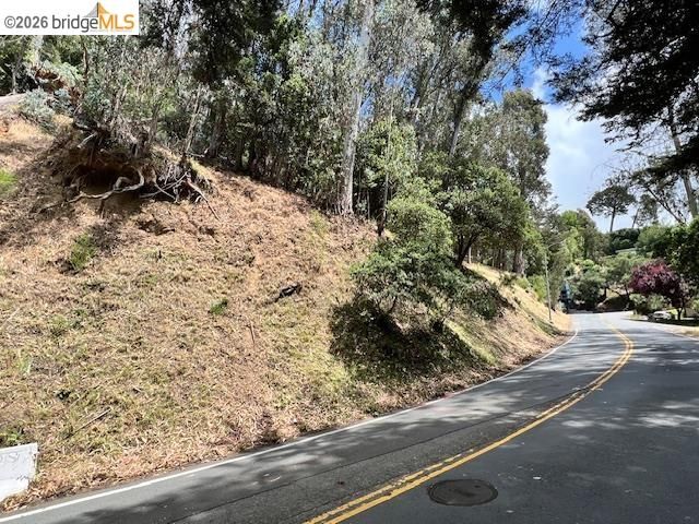 5847 Ascot Dr, Oakland, CA 94611