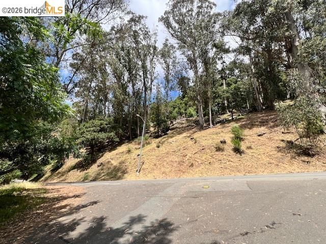 5847 Ascot Dr, Oakland, CA 94611