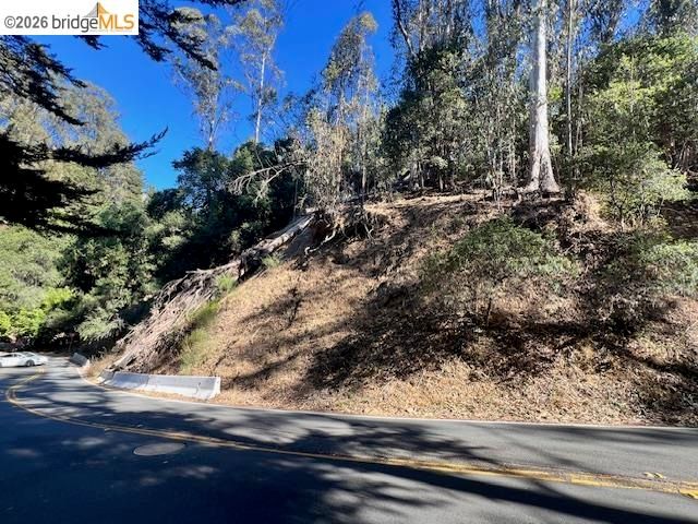 5847 Ascot Dr, Oakland, CA 94611