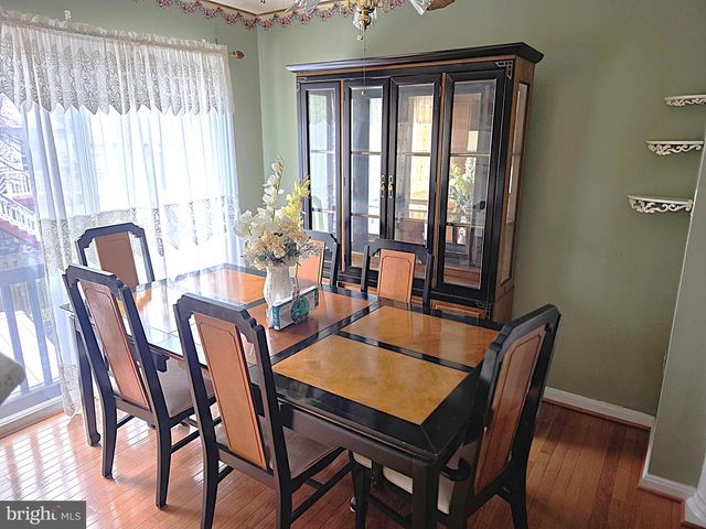 3329 ESQUARRE CT, Woodbridge, VA 22193