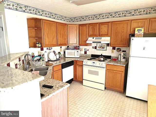 3329 ESQUARRE CT, Woodbridge, VA 22193