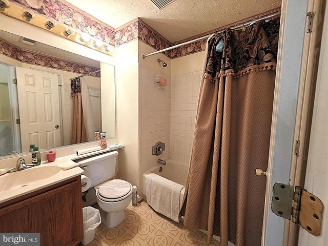 3329 ESQUARRE CT, Woodbridge, VA 22193