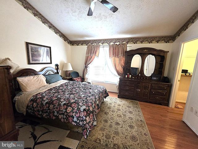 3329 ESQUARRE CT, Woodbridge, VA 22193