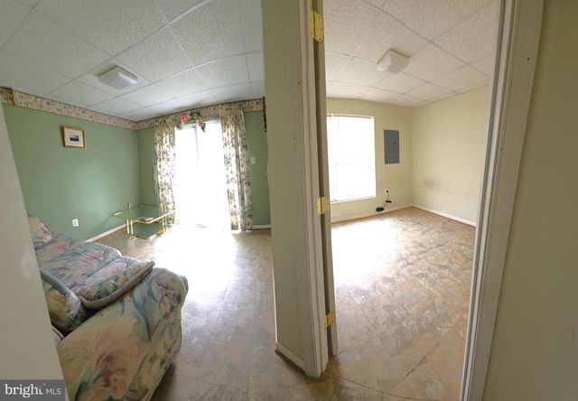 3329 ESQUARRE CT, Woodbridge, VA 22193