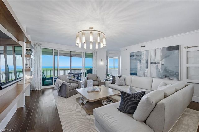 265 Indies WAY 1004, Naples, FL 34110