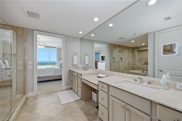 265 Indies WAY 1004, Naples, FL 34110