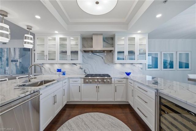 265 Indies WAY 1004, Naples, FL 34110