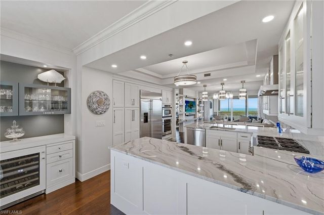 265 Indies WAY 1004, Naples, FL 34110