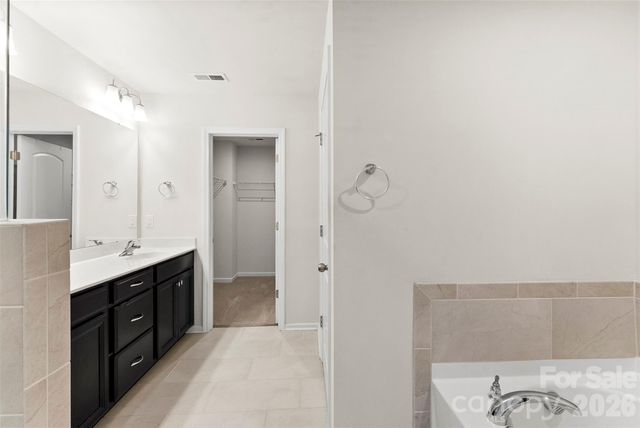 11010 Chalkbark Lane, Charlotte, NC 28262