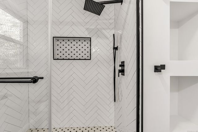 18 Lenox Street, East Haven, CT 06512