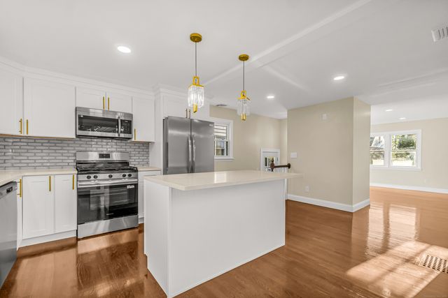 18 Lenox Street, East Haven, CT 06512