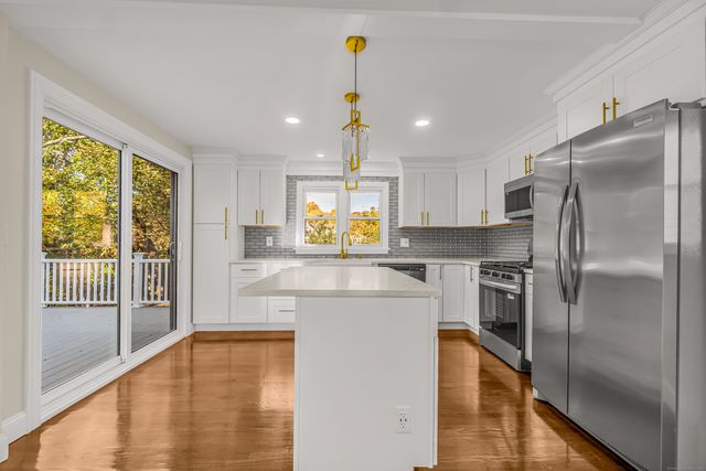 18 Lenox Street, East Haven, CT 06512