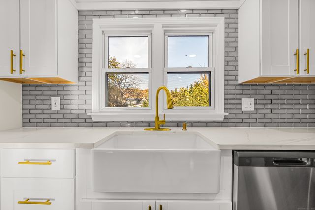 18 Lenox Street, East Haven, CT 06512