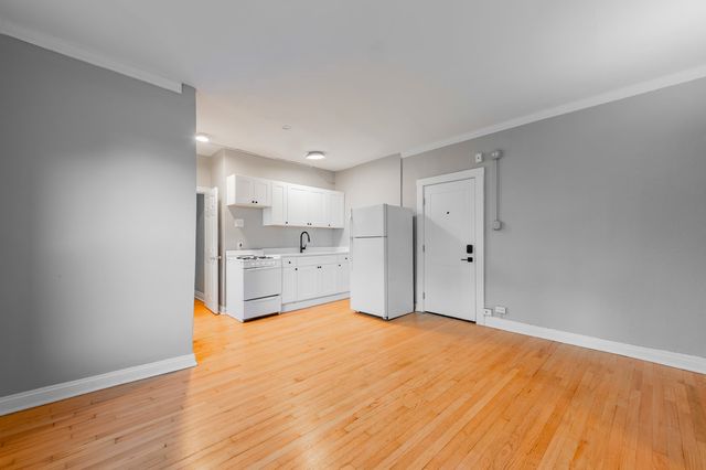 1414 W Pratt Boulevard 308, Chicago, IL 60626