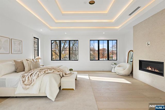 375 Burnet Place, Paramus, NJ 07652