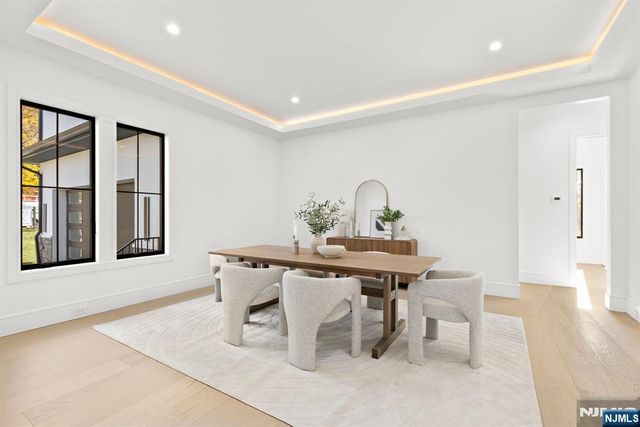 375 Burnet Place, Paramus, NJ 07652