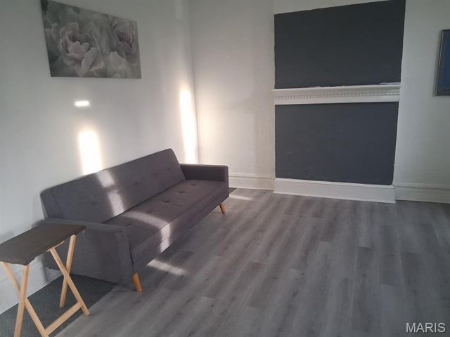 5331 Wells Avenue, St Louis, MO 63112