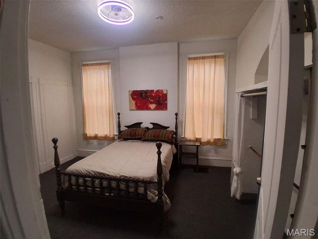 5331 Wells Avenue, St Louis, MO 63112