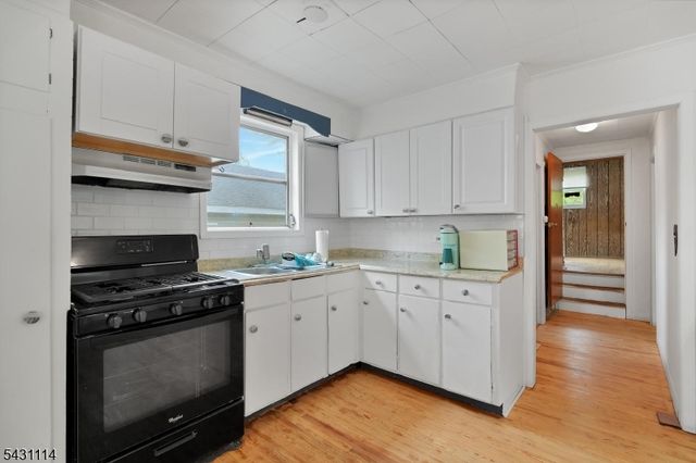 8 Cornell Way, Hopatcong Boro, NJ 07843