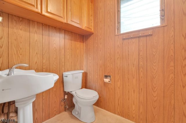 8 Cornell Way, Hopatcong Boro, NJ 07843