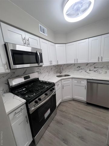 305 Fairview Circle, Middle Island, NY 11953