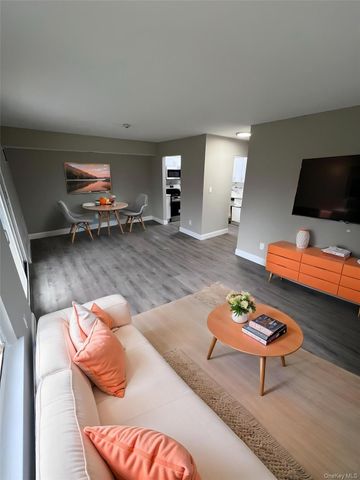 305 Fairview Circle, Middle Island, NY 11953