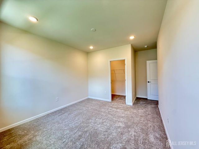 614 Sadie Circle, New Brunswick, NJ 08901