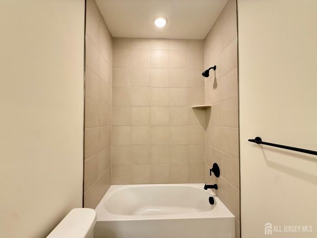 614 Sadie Circle, New Brunswick, NJ 08901