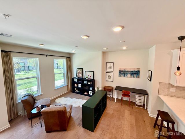614 Sadie Circle, New Brunswick, NJ 08901