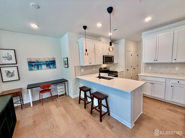 614 Sadie Circle, New Brunswick, NJ 08901