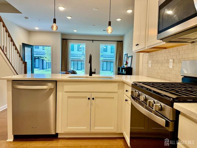 614 Sadie Circle, New Brunswick, NJ 08901