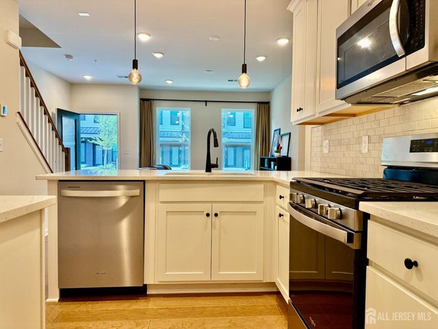 614 Sadie Circle, New Brunswick, NJ 08901