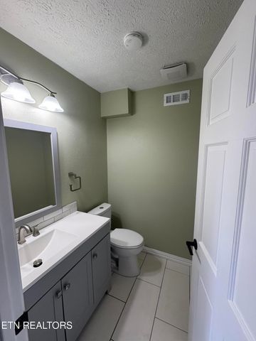 195 Granby Lane, Harrogate, TN 37752