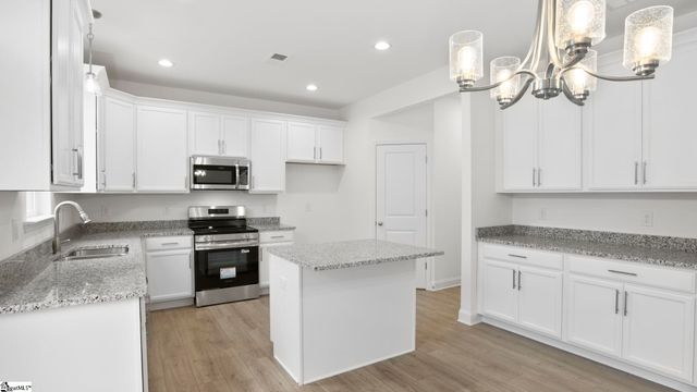 114 Beechcroft Place, Fountain Inn, SC 29644