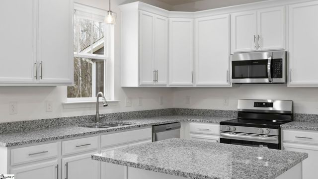 114 Beechcroft Place, Fountain Inn, SC 29644