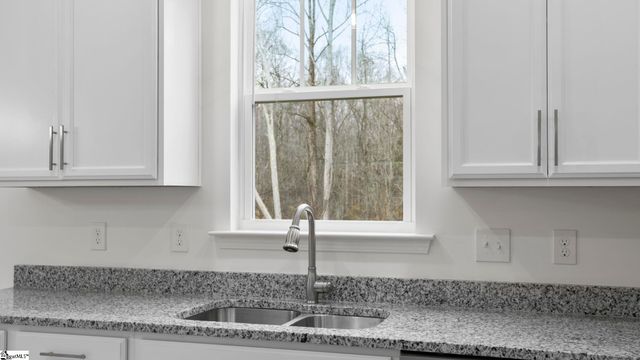 114 Beechcroft Place, Fountain Inn, SC 29644