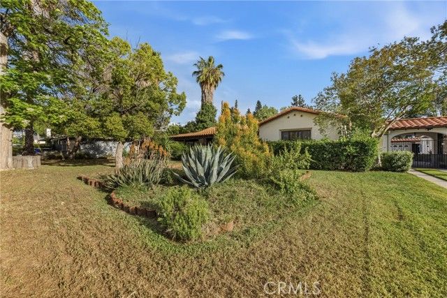 733 W 24th Street, San Bernardino, CA 92405