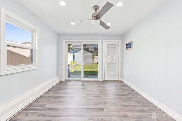 25 Penn Street, Fords, NJ 08863