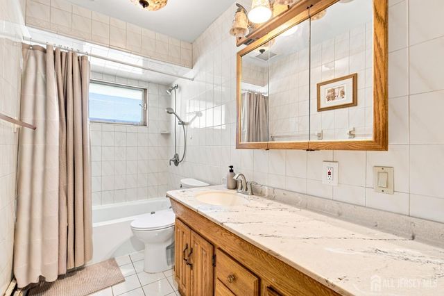 25 Penn Street, Fords, NJ 08863