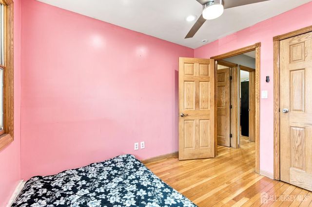25 Penn Street, Fords, NJ 08863