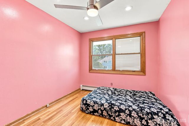 25 Penn Street, Fords, NJ 08863