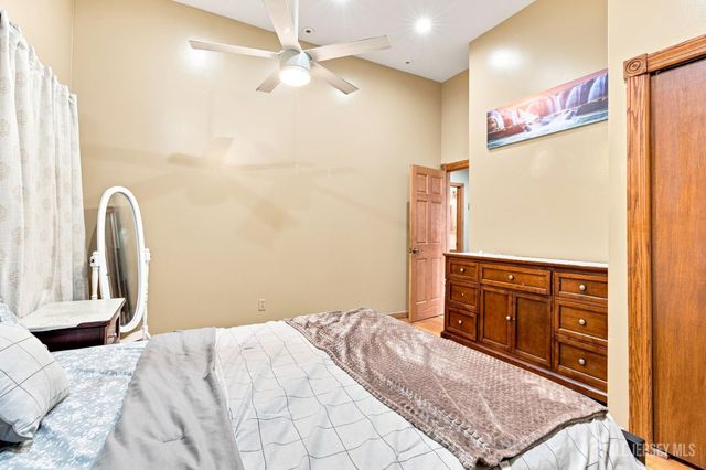 25 Penn Street, Fords, NJ 08863