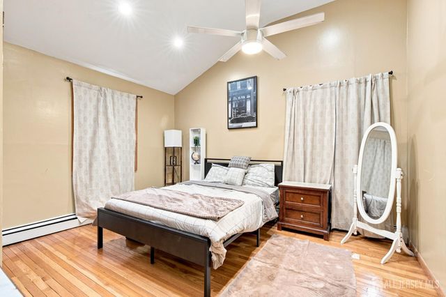 25 Penn Street, Fords, NJ 08863