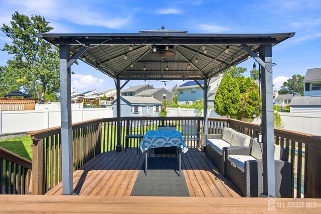 25 Penn Street, Fords, NJ 08863
