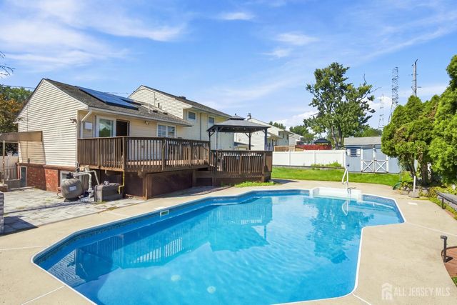 25 Penn Street, Fords, NJ 08863